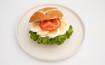 Schrippe mit Ei Schrippe mit Ei